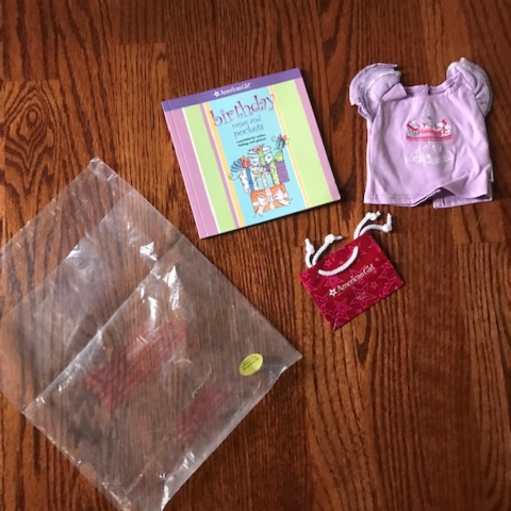 Girls American Girl Doll Top Purple Birthday T-Shirt, Bag and Book RETIRED VGUC